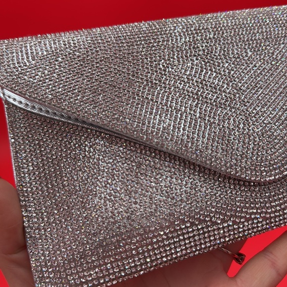 Silver Rhinestone clutch with removable silver chain snap closure - Picture 13 of 15